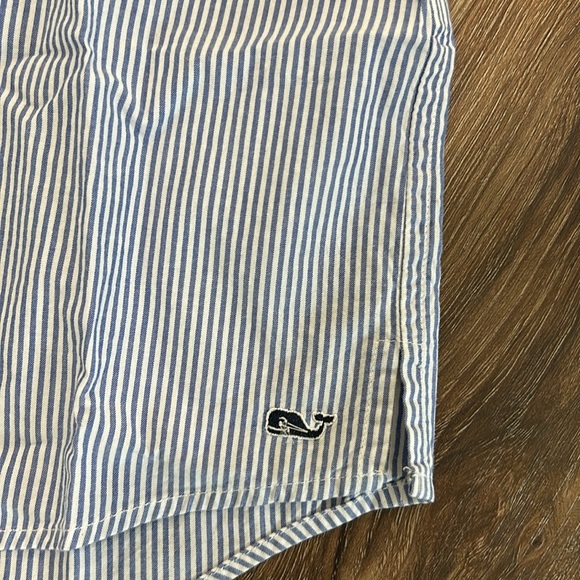 Vineyard Vines Girls White Oxford striped blue/white Popover
Button up sz 14 - Picture 3 of 14